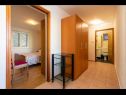 Apartments Mir - family apartments with garden terrace A1(4), A2(2) Zaton (Zadar) - Zadar riviera  - Apartment - A1(4): hallway