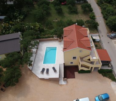 Apartments Šara - with pool: A1(4+2), A2(2+2), A3(2+2) Drage - Riviera Biograd 