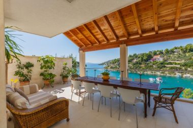 Holiday home Villa Karmen - luxury seafront: H(10+1) Bobovisca - Island Brac  - Croatia