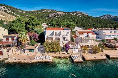 Apartments Sea front - free parking A1(2+2), A2(2+2), A3(4+1), A4(2), A5(2) Klek - Riviera Dubrovnik 