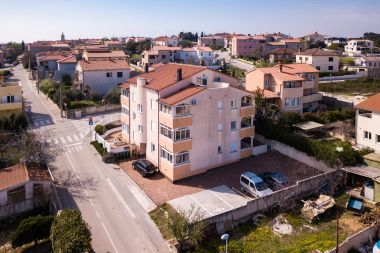 Apartments Robi 2 - marina view: A1(4+1) Liznjan - Istria 