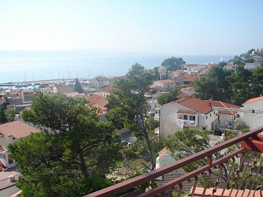 Apartments and rooms Roza - 200 m from sea : A1(5), A2(4+2), R1(2), R2(2) Baska Voda - Riviera Makarska 