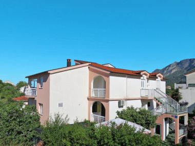 Apartments Biljana - 150m from beach: A1(2+1), A2(2+2), A3(5), A4(2+2) Gradac - Riviera Makarska 