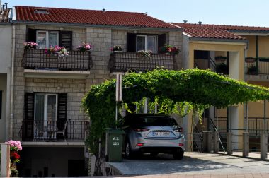 Apartments and rooms Ljuba - 130 meter from sea SA1(2), SA2(2+1), SA6(2+1), A4(2+1), R3(2+1), R7(2+1) Makarska - Riviera Makarska 