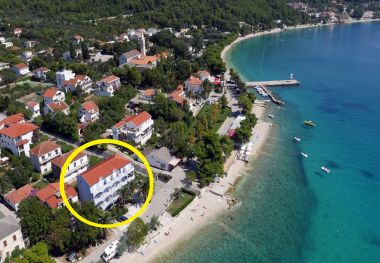 Apartments and rooms Tomo 1 - at the beach: A4(2+2), RA1(2), RA2(2), RA3(2) Zaostrog - Riviera Makarska 