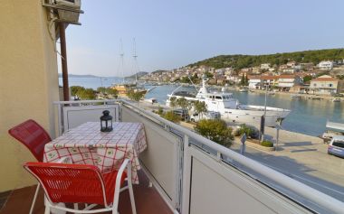 Apartments Ive - with sea view: A1(2), A2(4) Tisno - Island Murter 