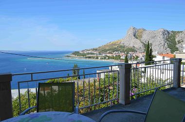 Apartments Iva - with beautiful view: A1(4+1) Omis - Riviera Omis 