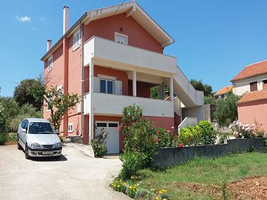 Apartments Mare - with large terrace : A1(5+2) Dobropoljana - Island Pasman 