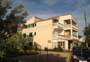 Apartments Marija - 100 m from beach: A1(4), A2(4), A3(4), A4(2+2), A5(2+1) Tribunj - Riviera Sibenik 