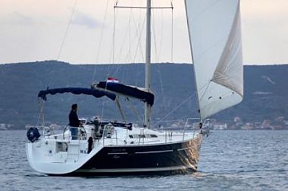 Sailing boat - Beneteau Oceanis 393 (code:NAA 10) - Kastel Gomilica - Riviera Split  - Croatia