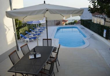 Apartments Vin - with pool; A1(6+2), A2(6+2), A3(5+2) Podstrana - Riviera Split 