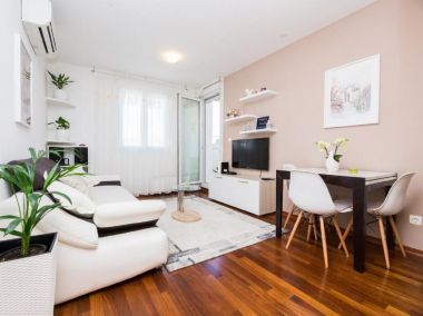 Apartments Bosiljka-comfortable and modern: A1(2) Split - Riviera Split 