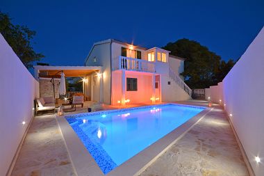 Apartments Zeljko - with pool : A1(6+2) Marina - Riviera Trogir 