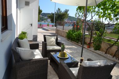 Apartments Marin1 - near pebble beach: A1(2+2), A2(2+2) Trogir - Riviera Trogir 