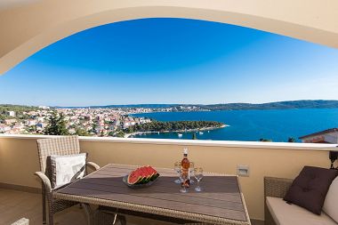 Apartments Marijan - beautiful view: A1(6) Trogir - Riviera Trogir 