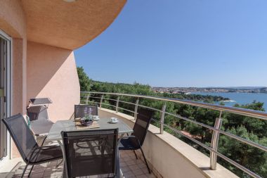 Apartments Pery - 2 bedroom sea view apartment: A1(4+1) Trogir - Riviera Trogir 
