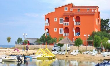 Apartments Sor - on the beach: SA1(2+1), A1(4+1), A2(2+2), A3(2+2) Bibinje - Zadar riviera 