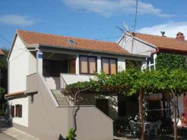 Apartments Martina - 300 m from sea: A1(2+2), A2(2+2) Sukosan - Zadar riviera 