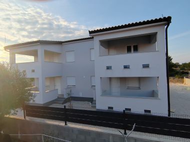 Apartments Juli - modern: A1(2+2) Vir - Zadar riviera 