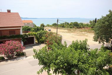 Apartments Ranka - 100 m from sea: SA1(2+1), A2(5) Zadar - Zadar riviera 