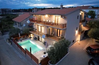 Apartments Suza - relaxing & beautiful: A1(2+2), A2(4+2) Zadar - Zadar riviera 
