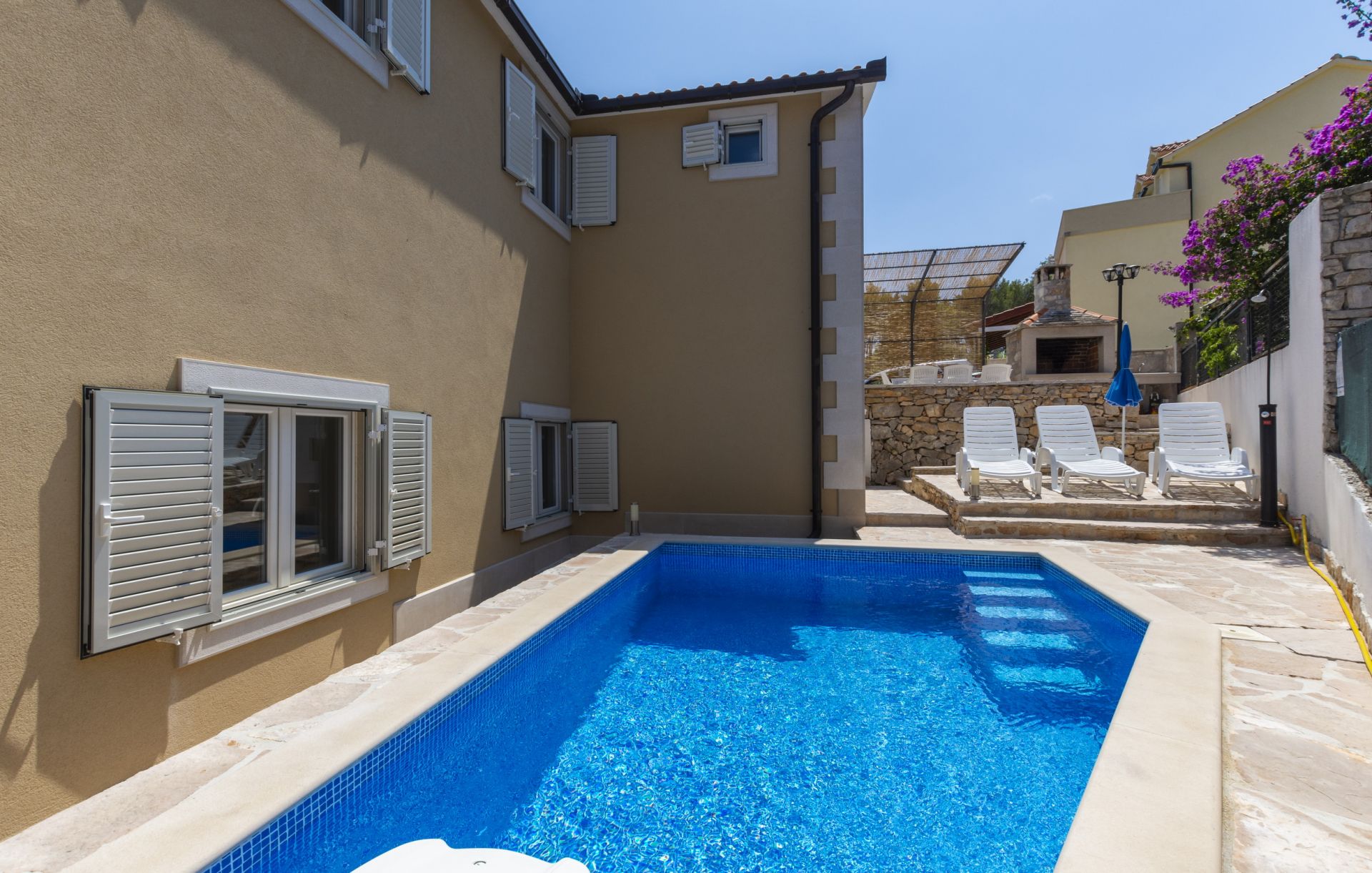 Apartments Dalis - open swimming pool: A1 kat(4+1), A2 prizemlje(4) Cove Osibova (Milna) - Island Brac  - Croatia
