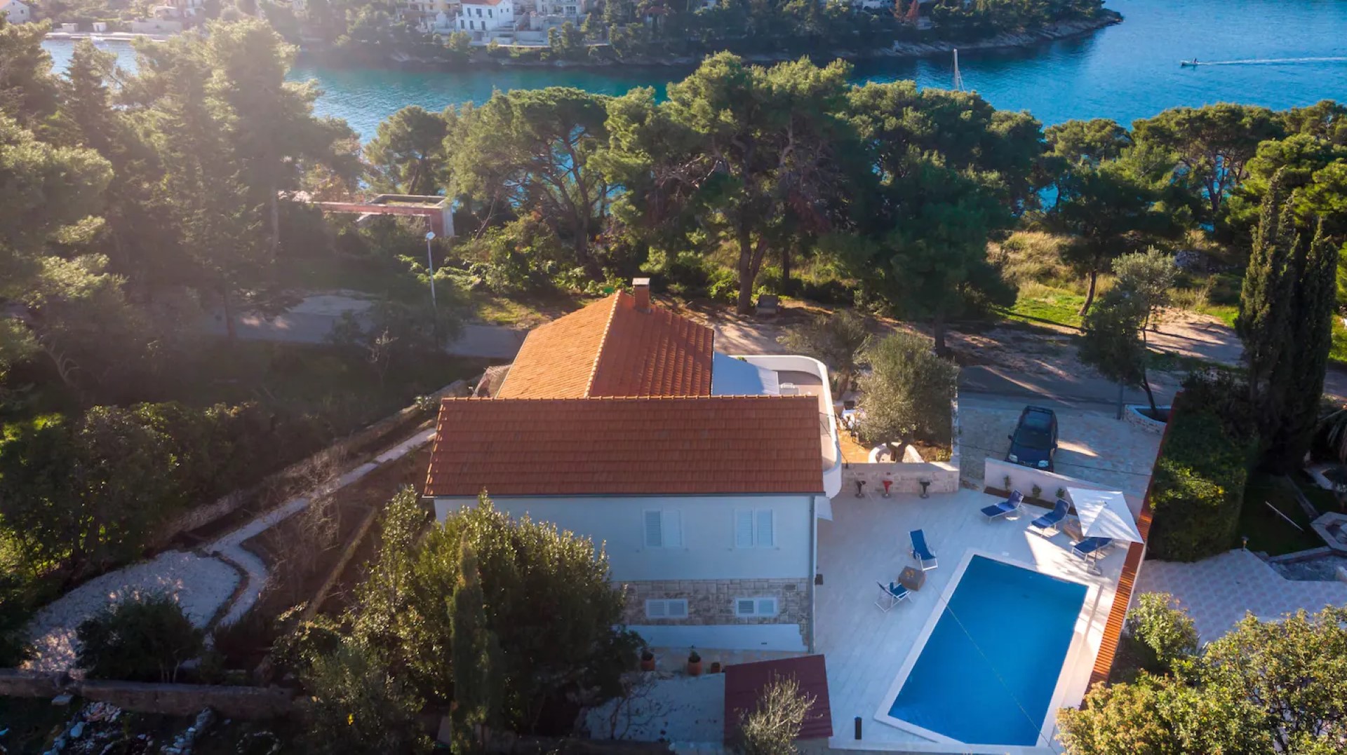 Holiday home Lili-with pool near the sea: H(9) Splitska - Island Brac  - Croatia