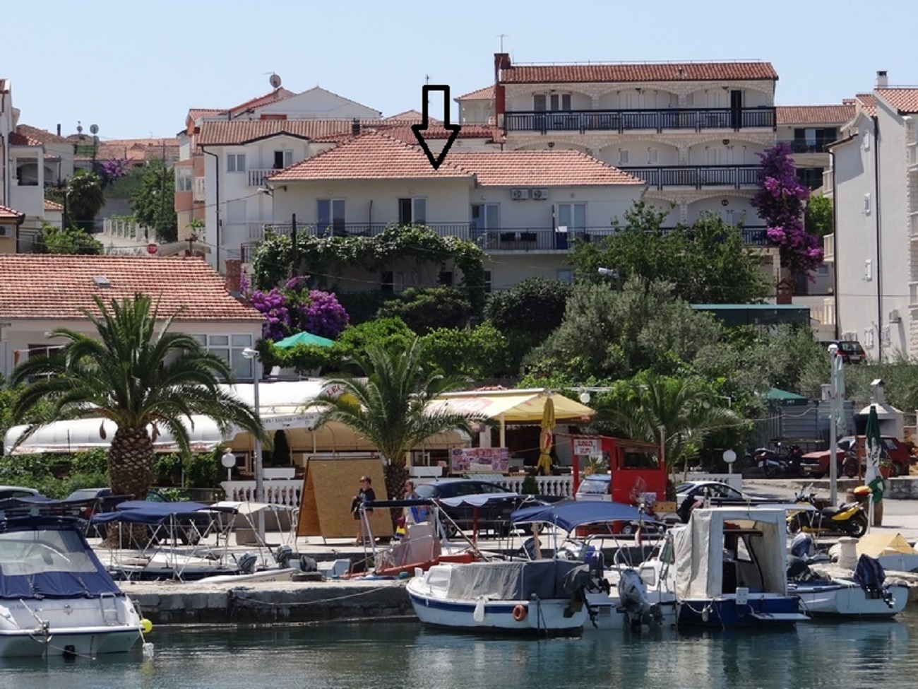 Apartments Mara - 70m from the sea A2(4+1), A3(4+1), A4(2+1), A1(2+1) Okrug Gornji - Island Ciovo 