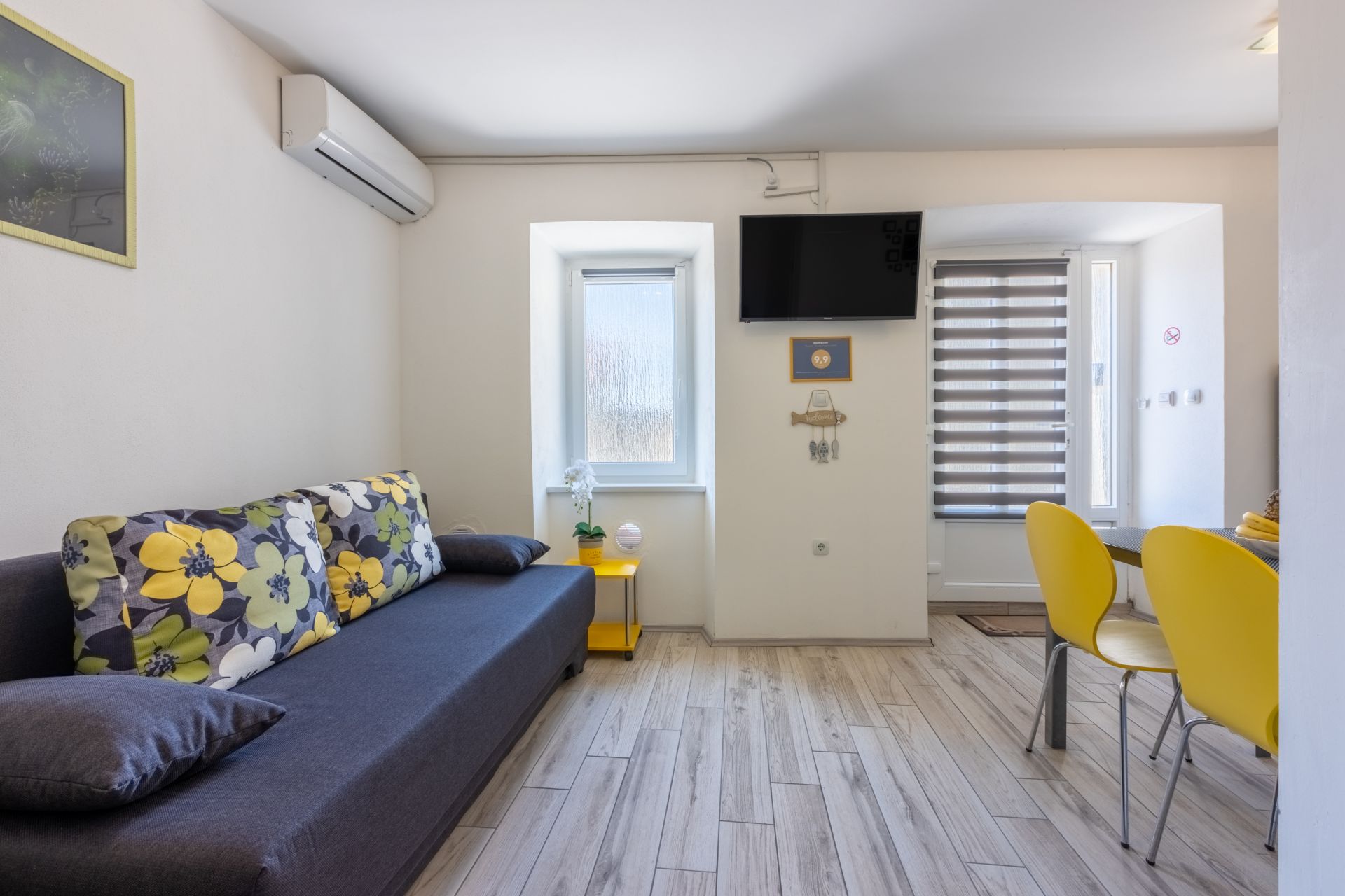 Apartments Mario - 50 m from sea : A1(2+2) Novi Vinodolski - Riviera Crikvenica 