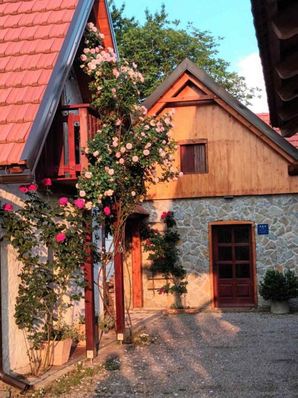 Apartments Mimi - countryside cottage: A1(2) Plaski - Continental Croatia