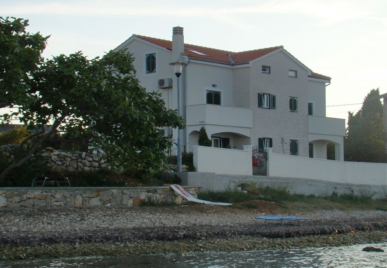 Apartments Azur - 10 m from sea: A1(4), SA2(2+1) Ilovik (Island Ilovik) - Island Losinj 