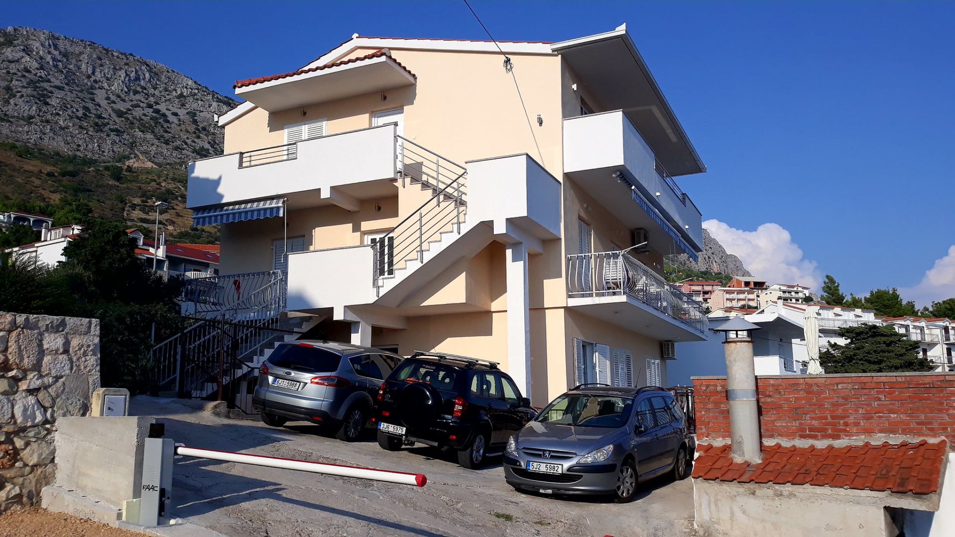 Apartments Sunset - 80 m from sea : A1-Veliki(8), A2-Mali(2+2) Stanici - Riviera Omis 