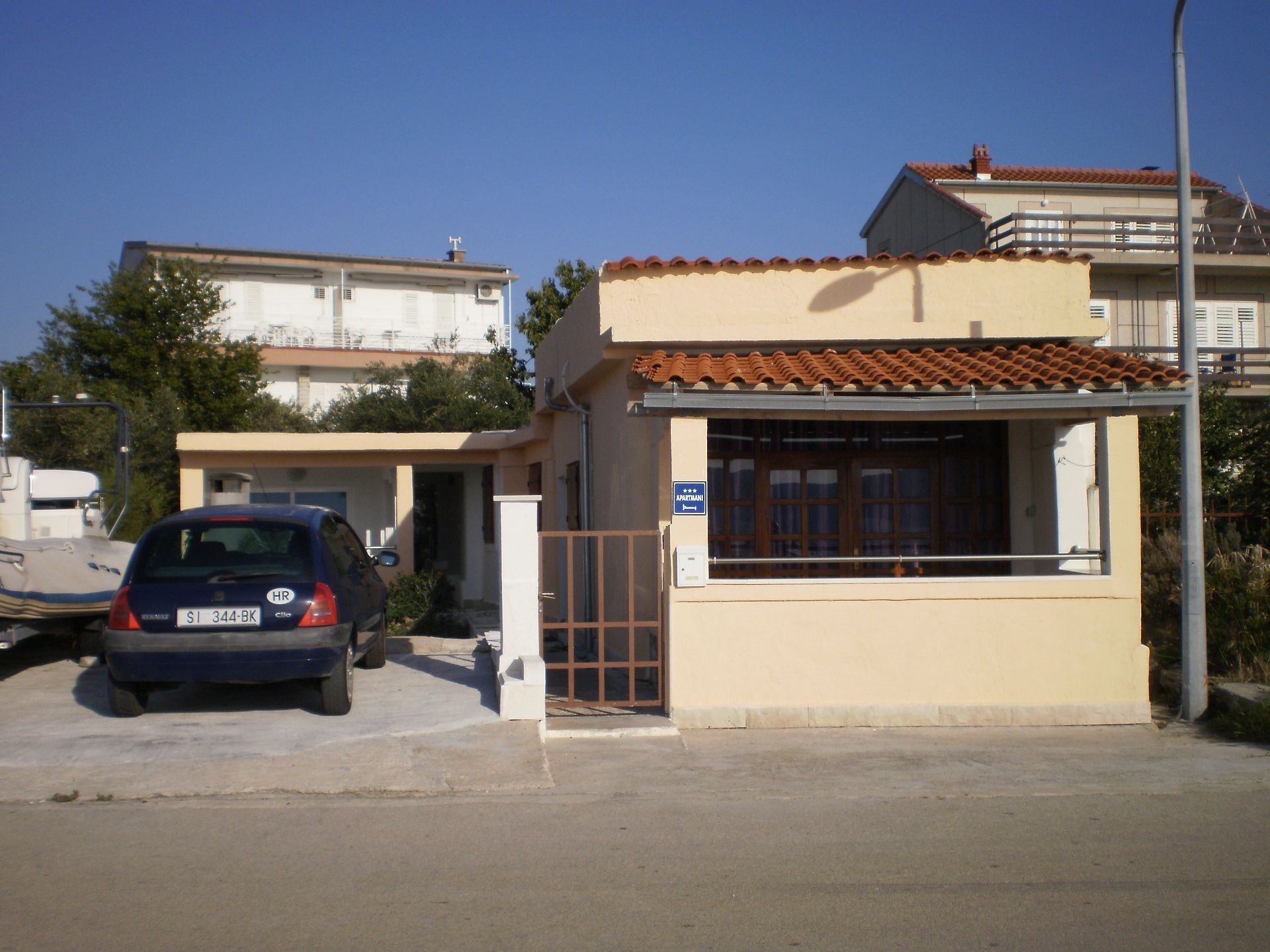 Apartments Vito - 10 m from sea: A1(4), A2(4) Brodarica - Riviera Sibenik 