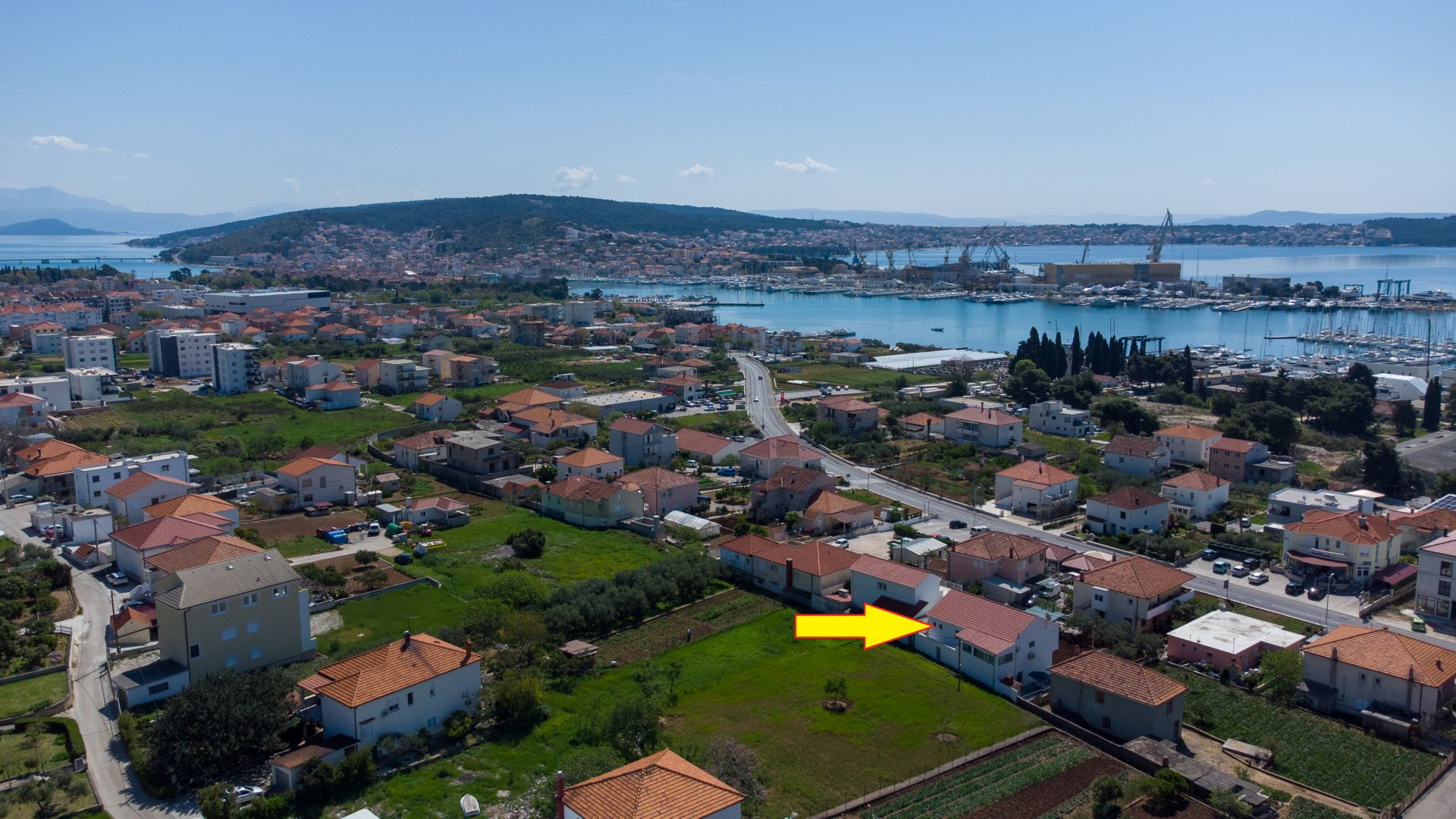 Apartments Kati - garden: A1(4), A2(2+1) Seget Donji - Riviera Trogir 