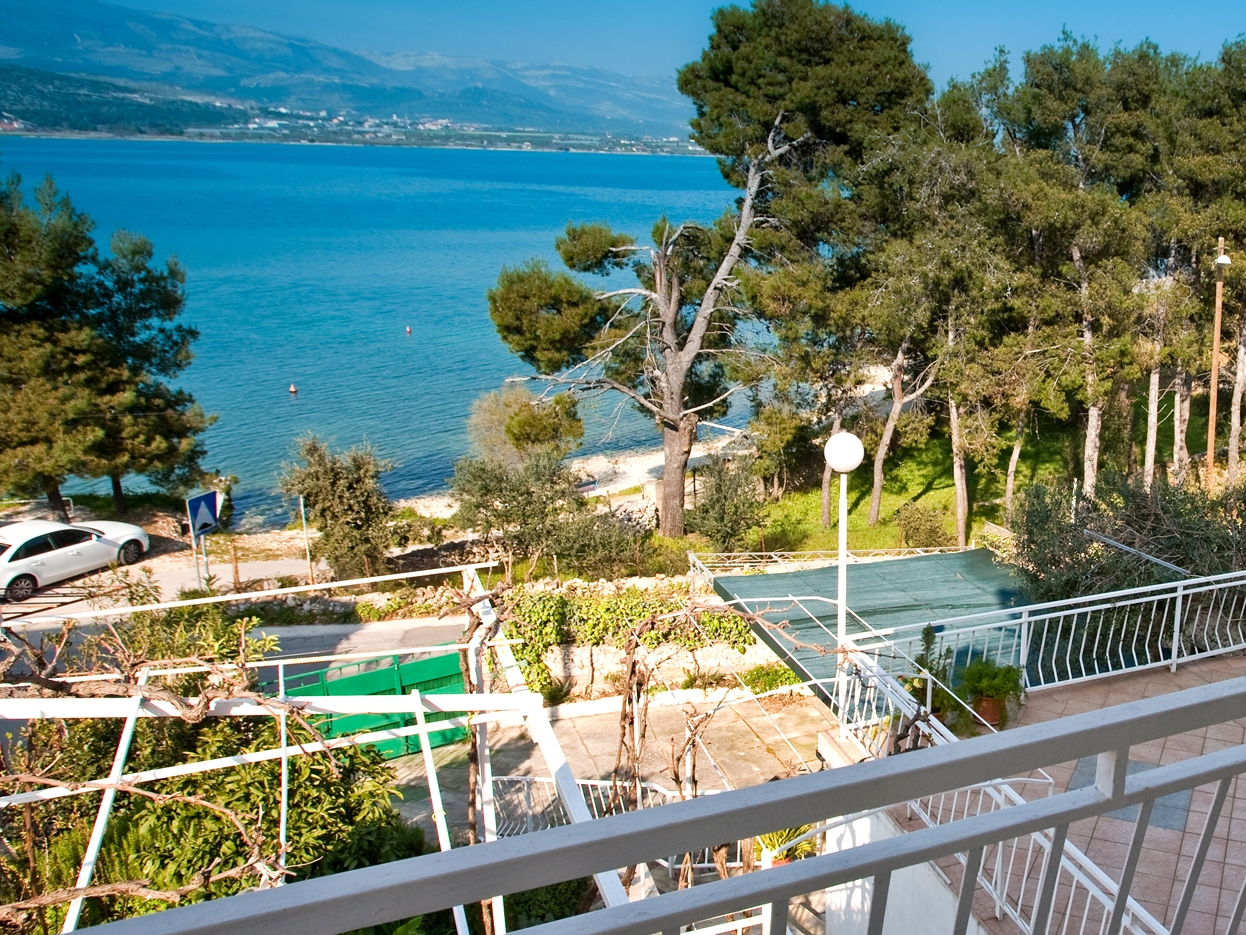 Apartments Sanda - 10 M from the beach : A1(6+1), A2(6+1) Trogir - Riviera Trogir 