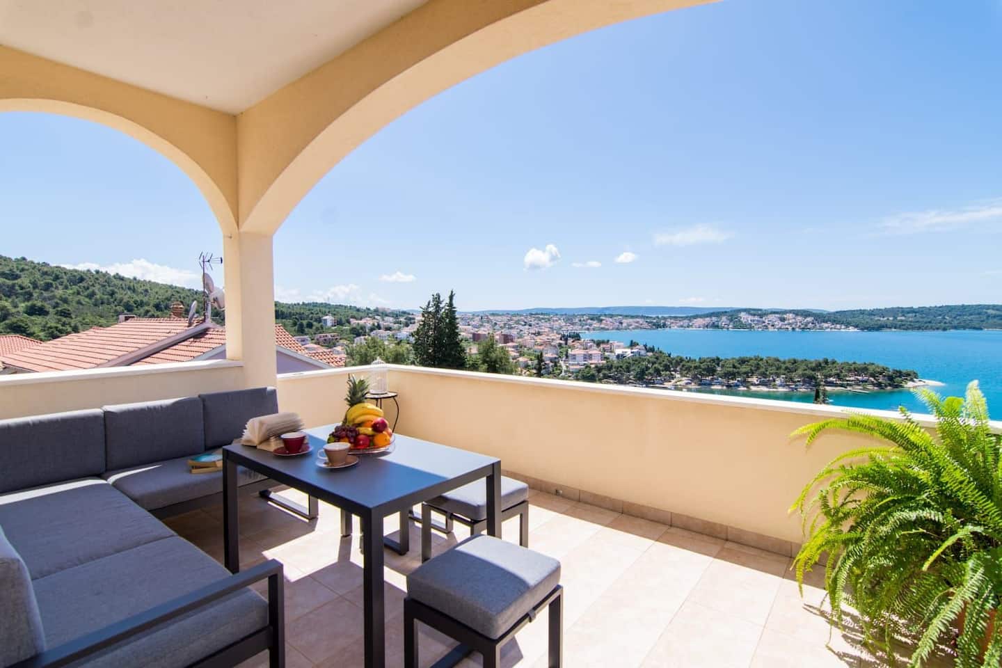 Apartments Tom - panoramic sea view: A1(6) Trogir - Riviera Trogir 