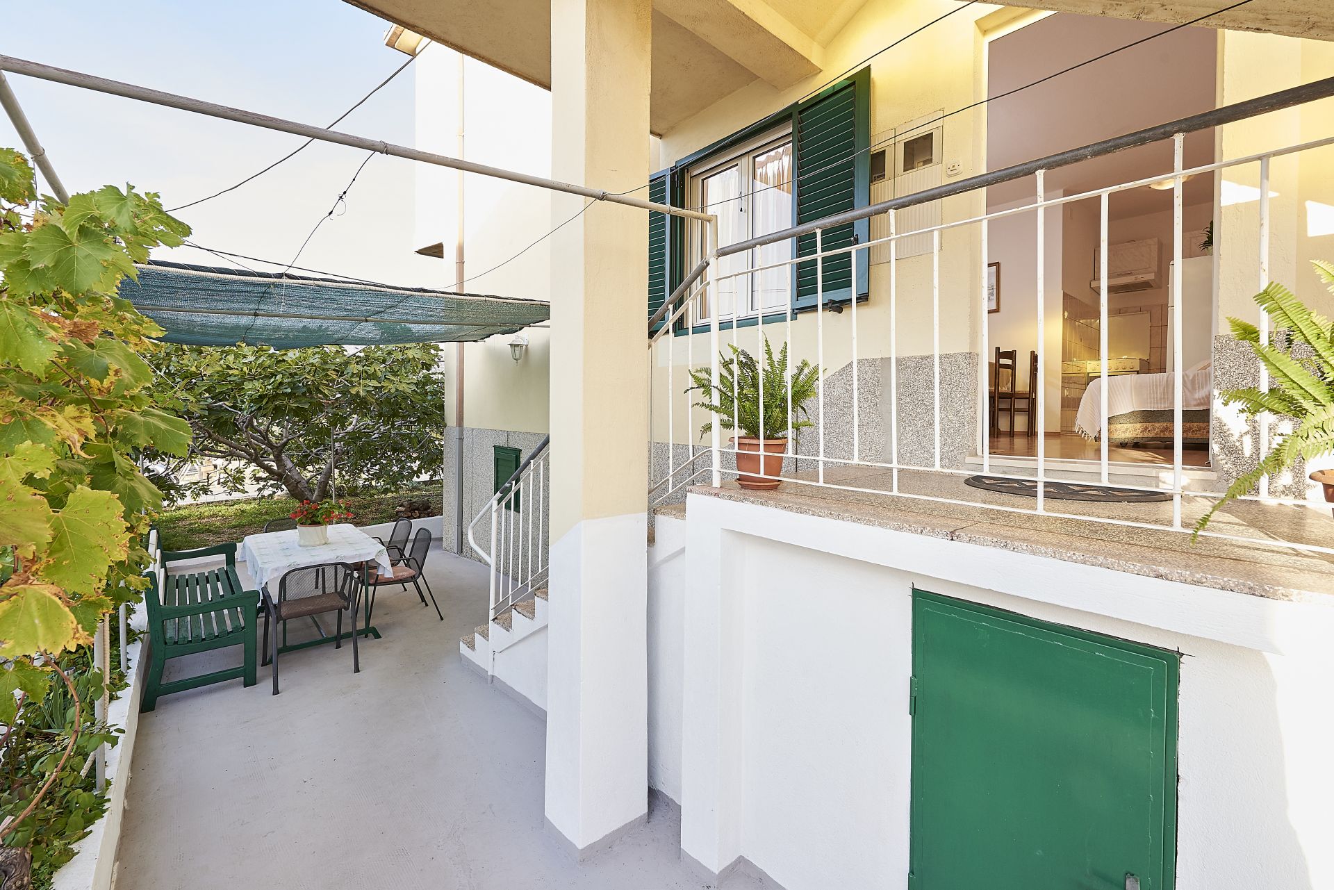 Apartments Ivanka - 200 m from sea: A1(4) Trogir - Riviera Trogir 