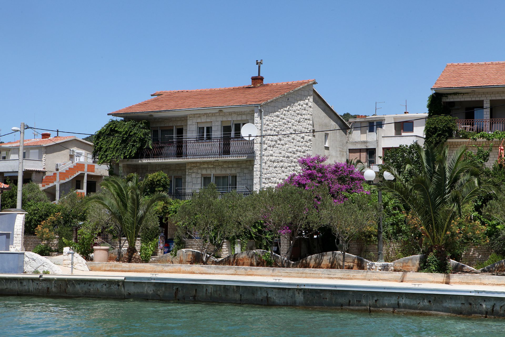 Apartments Mar - 10m from the sea: A1(5+1), A2(6) Vinisce - Riviera Trogir 