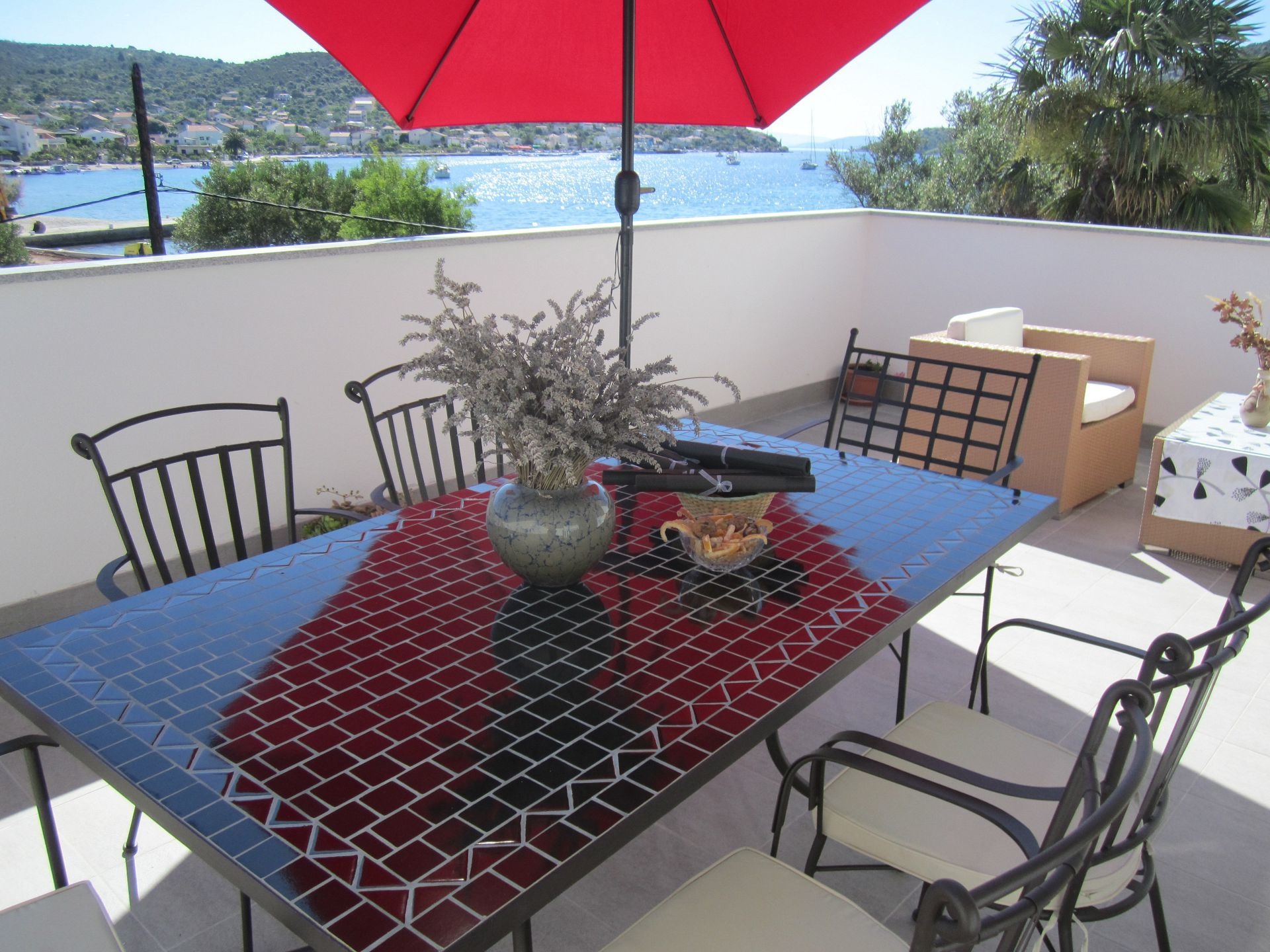 Apartments Deni - 30 m from sea: A2(4+1), A3(4+2) Vinisce - Riviera Trogir 