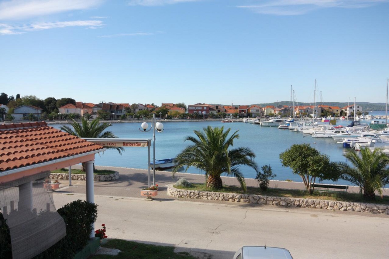 Apartments Ana- next to the sea A1(2+2), A2(2+3), A3(2+2), A4(2+3) Bibinje - Zadar riviera 