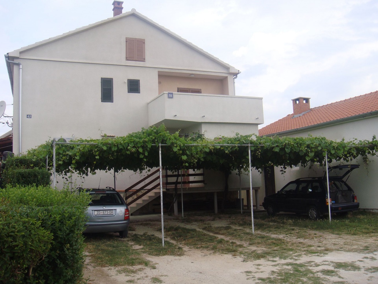 Apartments Slava - private parking: A1(6+1) Nin - Zadar riviera 