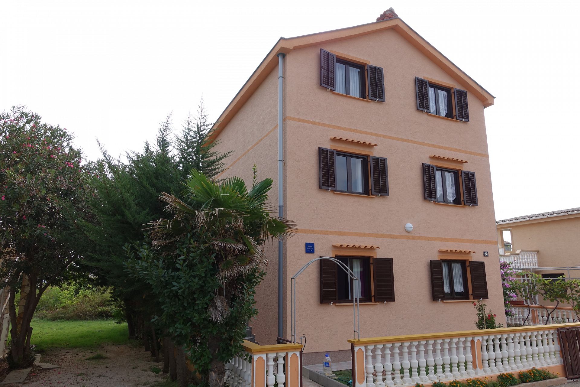 Apartments Miho A1(4+1), A2(4+1) Sabunike - Zadar riviera 
