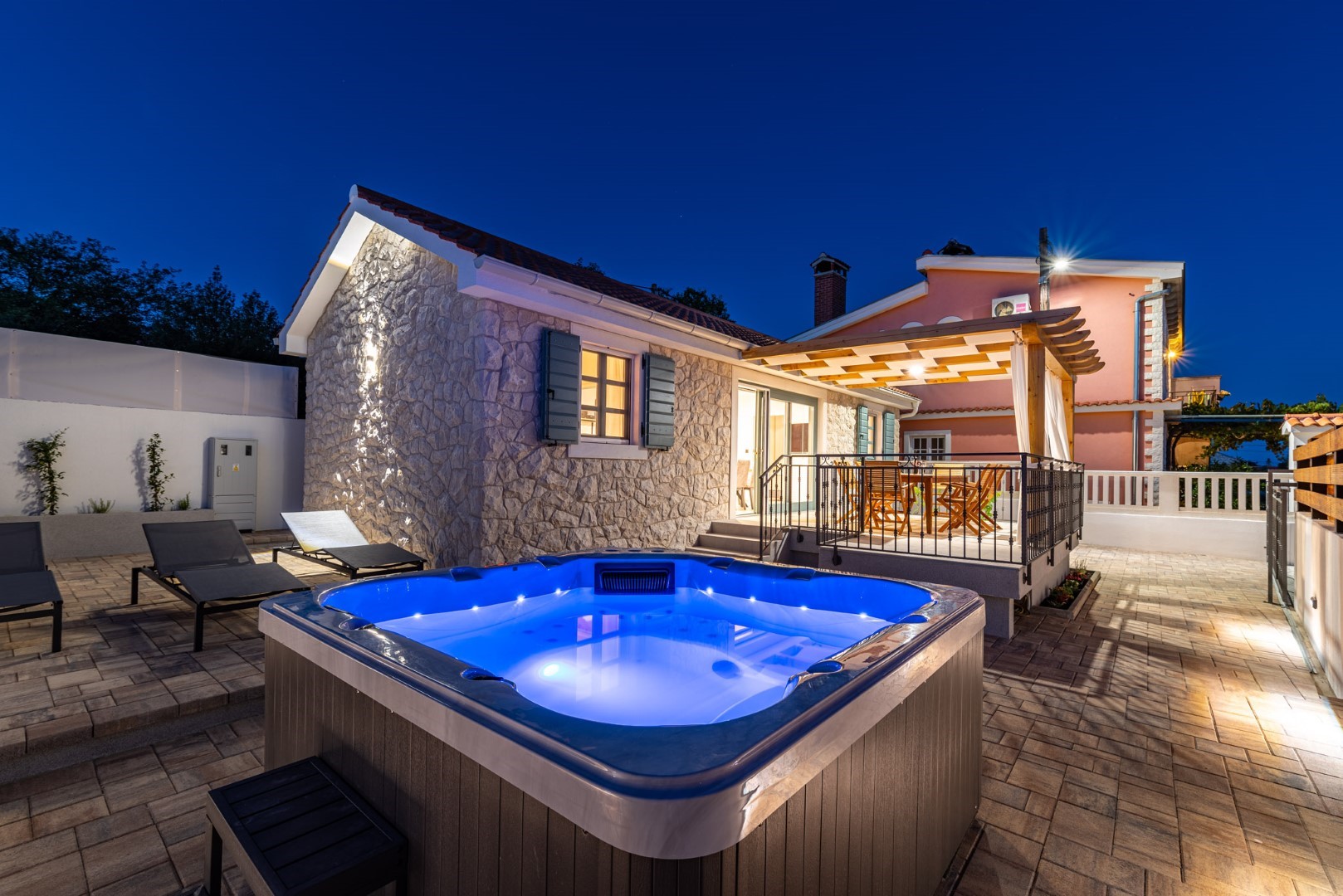 Holiday home Sanya - stone house with outdoor hot tub: H(4) Sukosan - Zadar riviera  - Croatia